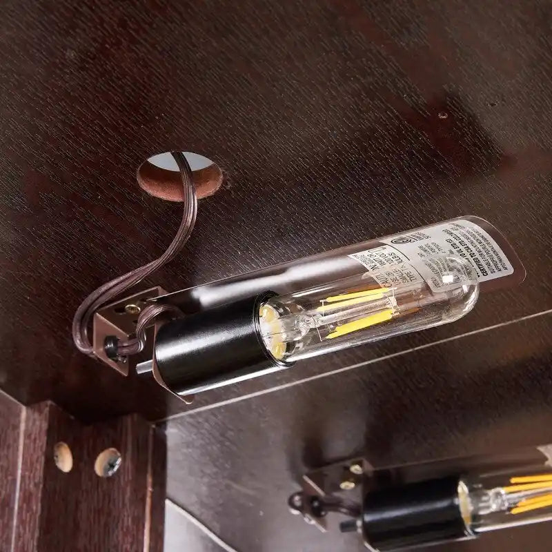 Beleuchteter Eckschrank mit integrierter Beleuchtung