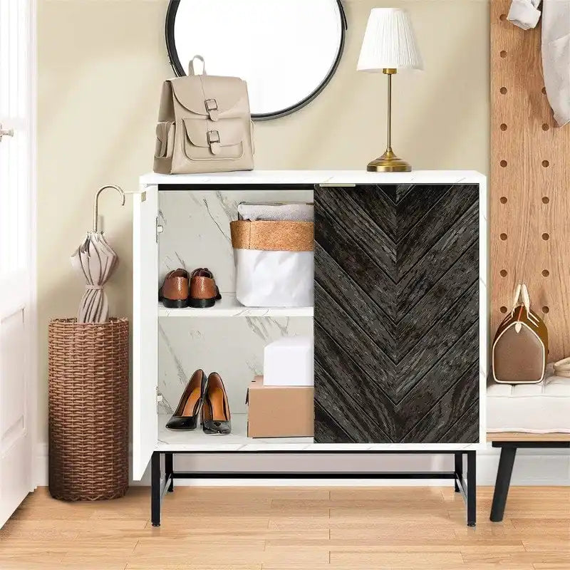 Modernes Buffet-Sideboard mit Marmormuster