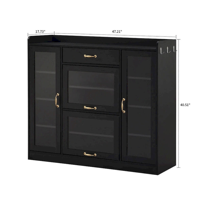 Eleganter Schuhschrank aus Holz mit goldenen Metallgriffen
