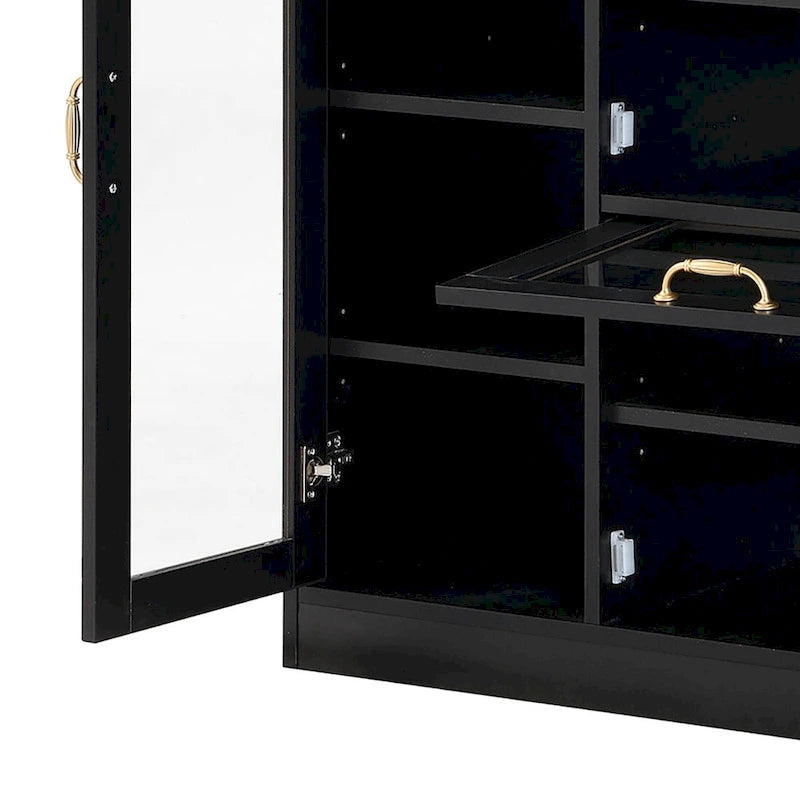 Eleganter Schuhschrank aus Holz mit goldenen Metallgriffen