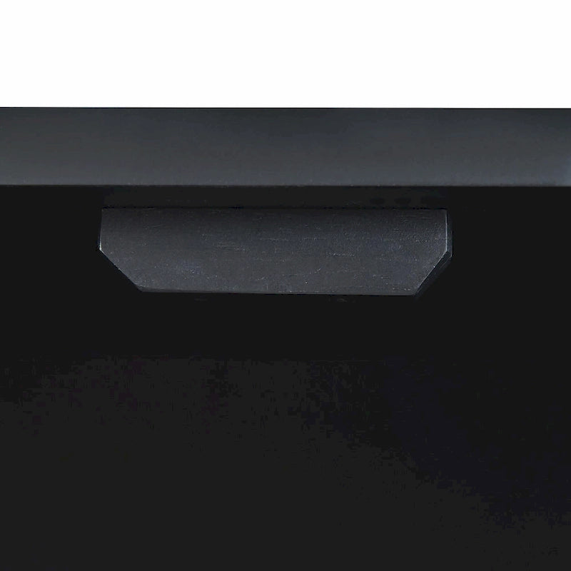 Modernes 4-türiges Sideboard mit gewölbten Türen und silbernen Griffen